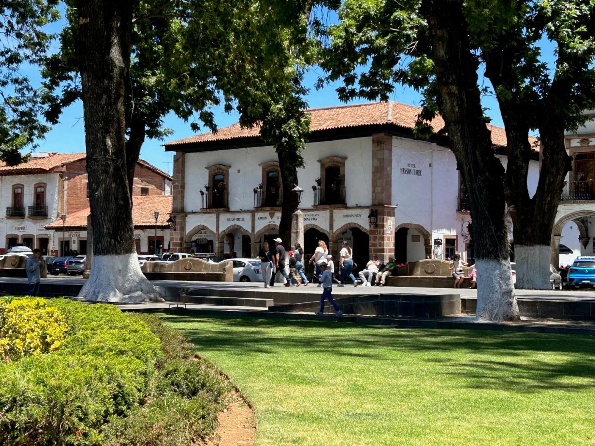 Hotel Mansion Iturbe Pátzcuaro Exterior foto